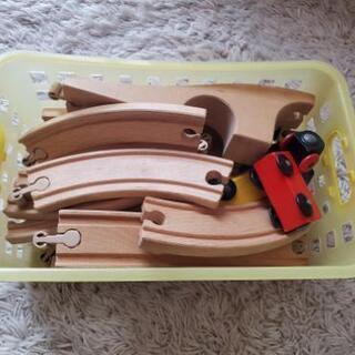 木のおもちゃ　列車・線路の画像