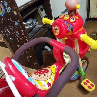 アンパンマン三輪車の画像