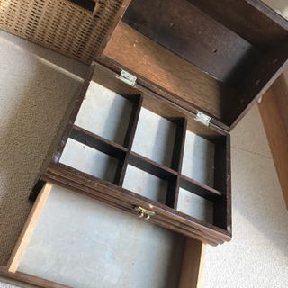 サロン移転に伴い断捨離中^ - ^裁縫箱？の画像