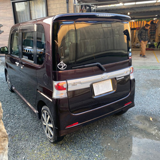 🦊タントカスタムです‼️タイヤ新品‼️ナビ付き‼️車検もあります‼️の画像