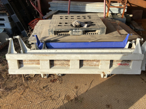 3.5〜4t ダンプ　未使用　リアゲート　いすゞ