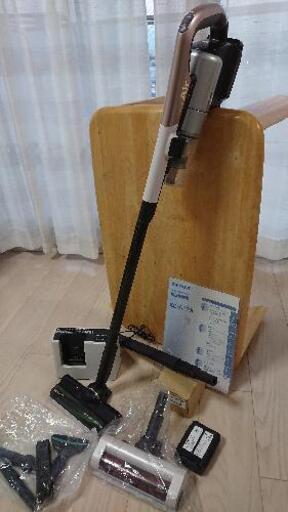 値下げ 定価3万円以上 サイクロンタイプ RACTIVE Air EC-A1RX ベージュ）です。\nバッテリー2個付属\nEC-A1RX ベージュ\n