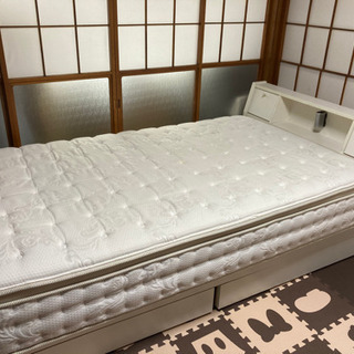 セミダブルベッド　マットレス付き