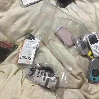 ガラケーの本体沢山あります。