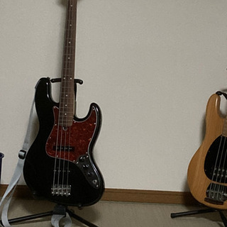 ベースでバンド加入希望またはバンドメンバー募集