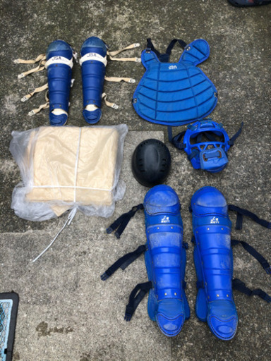 ソフトボール用　キャッチャー防具　ベース付き