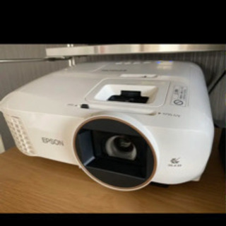 EPSON プロジェクター　EH-TW5650