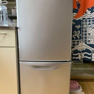 【3/30までに引き取りの方！差し上げます】ちょっとお洒落な冷蔵庫　135Lの画像