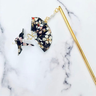 手染友禅和紙千代紙の折り鶴と扇子簪☆の画像