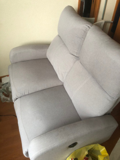 2人がけソファーです。