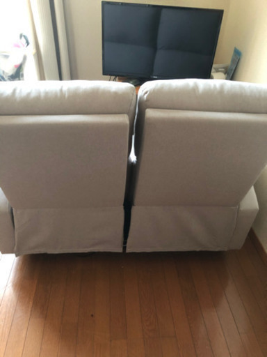 2人がけソファーです。