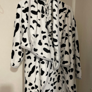 牛柄袖付き毛布　ブランケットの画像