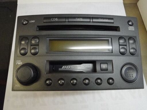 日産純正　CDラジカセ　（平成16年のフェアレディZ　Z33から外した物）