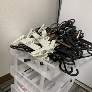 無料ハンガープラスチック棚
