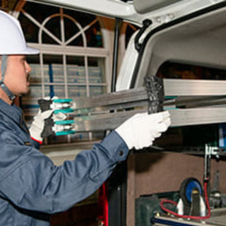 💜💜経験ゼロでも日給1万～スタート！！💜💜ボーナス年2回+昇給年1回さらに！！未経験でも丁寧に教えるので安心して働けます！！【消防設備の保守　点検　寮あり】 の画像