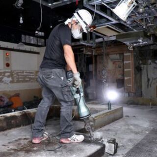 資格が無くても…土木の経験が無くても…大歓迎！\\ 日給12,000円～//建物の中を解体するお仕事の画像
