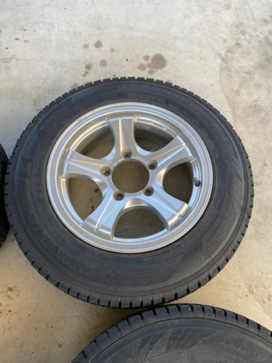 ジムニー　スタッドレス175/80R16ダンロップ