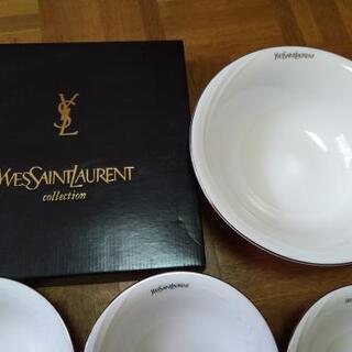 決まりました。イブサンローランのお皿セット