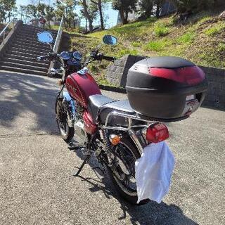 綺麗！低走行！スズキGN125-2F!通勤に便利リアボックス付♪オマケ有り♪の画像