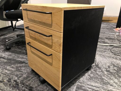 【引取限定】　木製キャビネット　3個　【1つ4,000円】