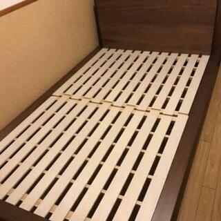ニトリ　セミダブル　ベッドフレーム