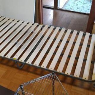 折りたたみベッド　ニトリ