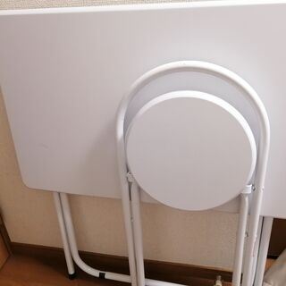 折りたたみデスクとチェア　簡易テーブル 白机椅子イスの画像