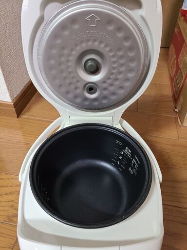 タイガー　炊飯器　3合炊き　2018年製