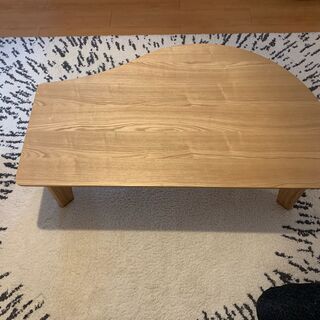 ダイニングテーブルの画像