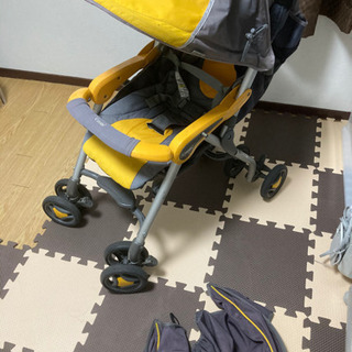 シングルの方は無料　ベビーカー　コンビ　Combi