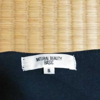 ナチュラルビューティーベーシック トップスの画像