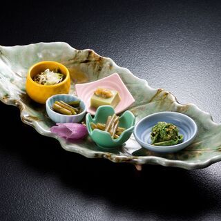 【時給1200円】旅館スタッフ（夜の接客・配膳）シフト自由！時間曜日相談OK！の画像