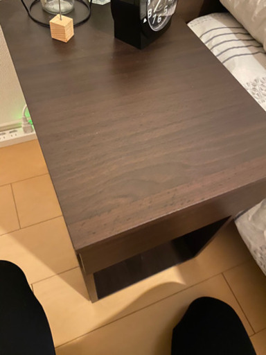 引き出し付きナイトテーブル　完売品