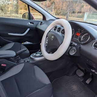 ネット決済可 2012y プジョー308SW プレミアム 赤 7人乗りの画像
