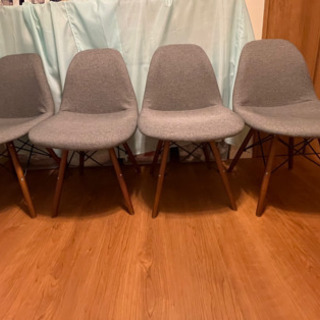 購入1年未満☆目立った傷汚れなし ダイニングチェア4脚 イームズチェアの画像