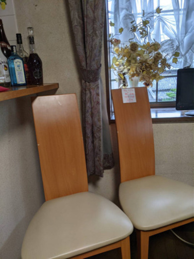 ダイニングガラス　テーブル　＋椅子4脚