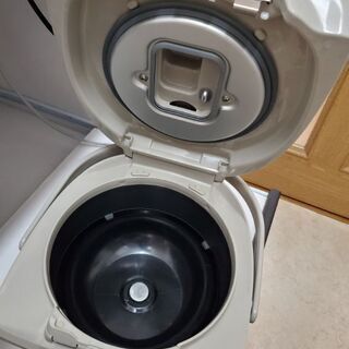 炊飯ジャー　SANYO　ECJ-JG10　5.5合炊きの画像