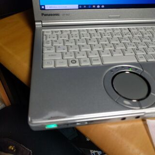 PanasonicノートパソコンCF-SX2　画面に筋入り　SDDにしています。Win10 4G/512Gの画像