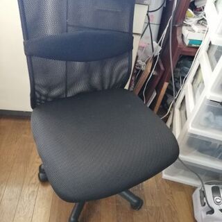 キャスター付き　椅子　ブラックの画像
