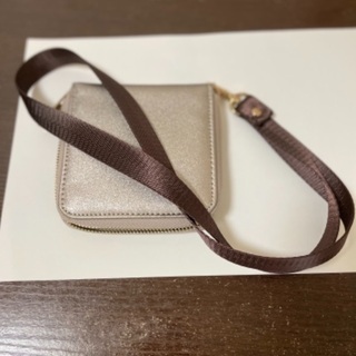 金運アップ！【美品】SHOO・LA・RUE 財布、ストラップ付きの画像
