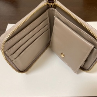 金運アップ！【美品】SHOO・LA・RUE 財布、ストラップ付きの画像