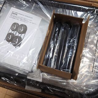 未使用品 スリムタイヤラックの画像