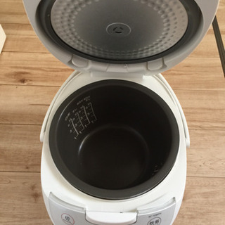 TOSHIBA 炊飯器の画像