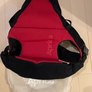 Aprica 4WAY（タテ、ヨコ、背後など抱っこ可能）シーンに...