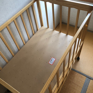 ベビーベッド　西松屋　ハピネス　ナチュラルカラーの画像