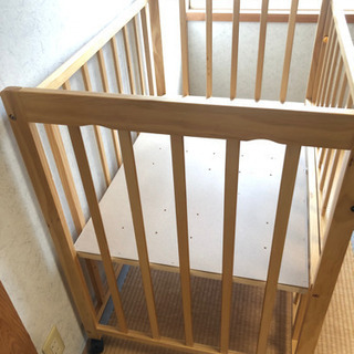 ベビーベッド　西松屋　ハピネス　ナチュラルカラーの画像