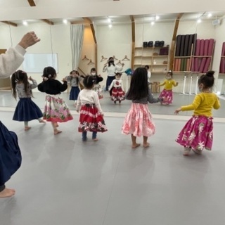 初めての方も楽しめるアットホームなフラスクールです！の画像