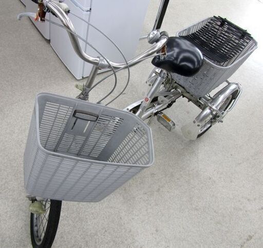 ►三輪自転車 18インチ シルバー ３段切替 カゴ付 ブリヂストン WAGON ワゴン 大人用 三輪車