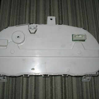 デリカ　D5についていたメーターです　加工用にどうですか？の画像