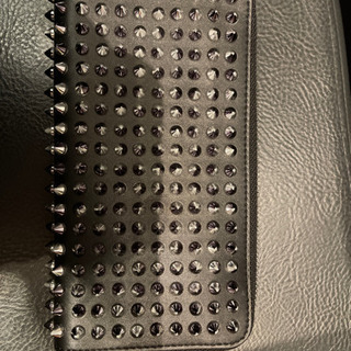 ルブタン財布